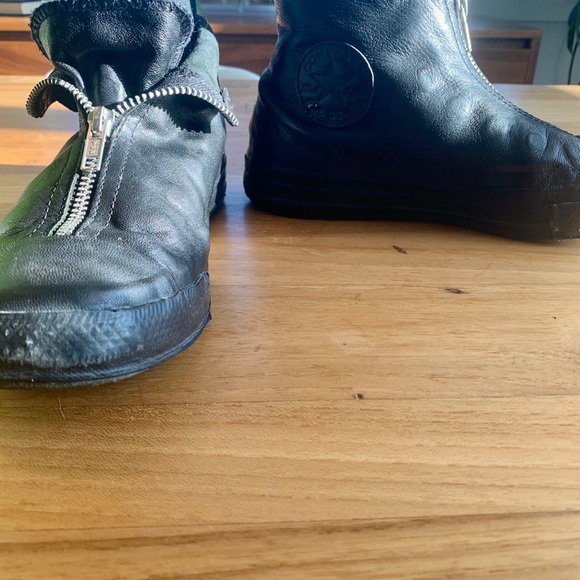 SOLD   Blk zip high top Cons. - Picture 5 of 10